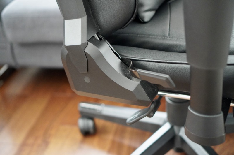 review-gaming-chair-gt901-lever